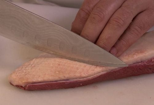 Recette de Magret de canard au poivre, sauce bigarade par Alain Ducasse -  Académie du Goût