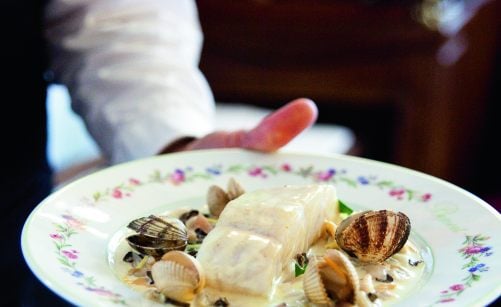 Lieu Jaune De Ligne Cuit Au Plat Marinière De Coquillages