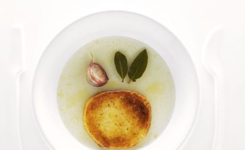 Recette De Soupe A L Ail Par Alain Ducasse