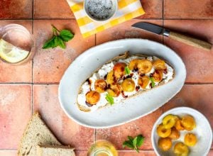 recette de tartine burrata, mirabelles et vinaigre balsamique