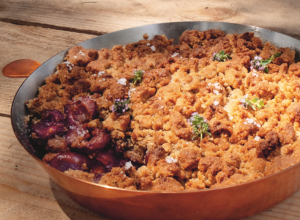 Crumble cerises, thym & fleur de sel
